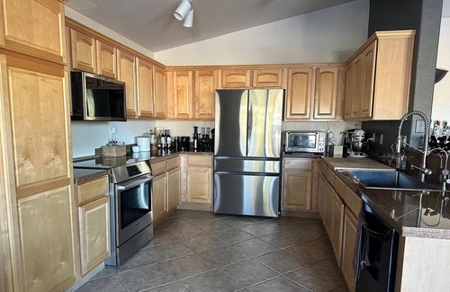 Sunrise Manor House | Golfside Oasis: Private Pool & Spa, Stunning Views, Las Vegas home