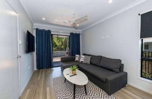 Rosslea Apartment | Golfview Retreat Summ