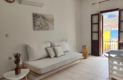 Pedi House | Gompos Apartment - Cozy Apartment next to the sea - Amazing Sea View