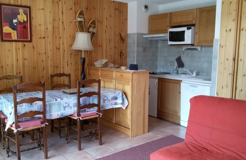 Briancon Apartment | Gondola lift 3 minutes walk, private closed garage, 50 m2, balcony, heart of Briançon