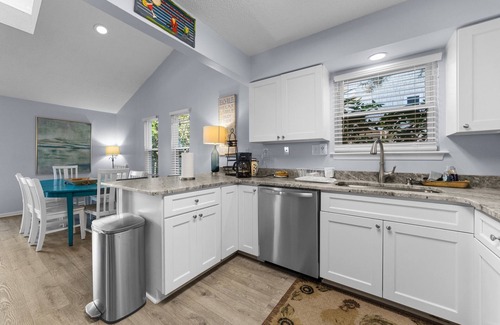 Northeast Virginia Beach Condo | Gone Coastal Beautiful North End Close To Beach Access
