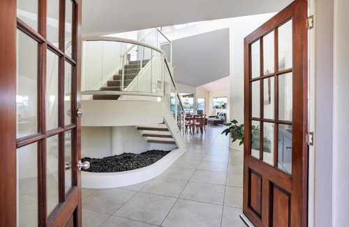 Noosaville House | Gone Fishin' - Noosa Waters