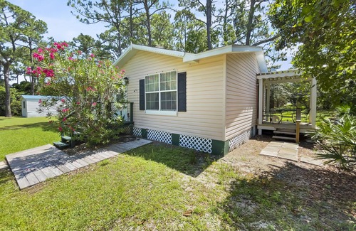 San Juan House | "Gone to the Beach" | Pet-Friendly | Eclectic-Style Vacation Rental | Located in Old Seagrove