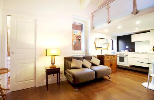 Rione V Ponte Apartment | Gonfalone Charming Retreat