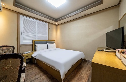 Gongju Hotel | Gongju Gunnaru