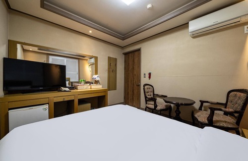 Gongju Hotel | Gongju Gunnaru
