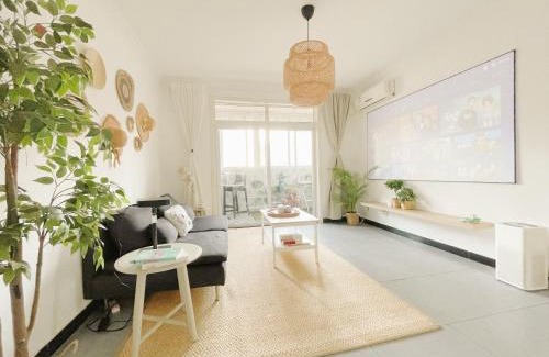 Weiyang Apartment | Gongxi Apart ment Bell Tower Big Wild Goose Pagoda Tangcheng Terra Cotta Warriors6 metro away from Xian North Railway Station 3 minutes walk to Line 2 100 inch projection free trial service