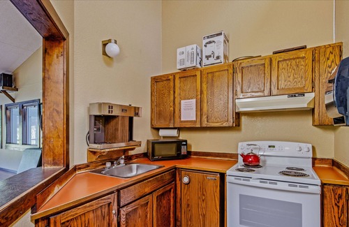 Adelma Beach Condo | Good Day Sunshine Townhome at Kala Point Resort