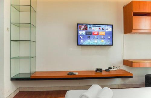 Kampung Bali Apartment | Good Deal and Comfortable 1BR The Boulevard Apartment By Travelio
