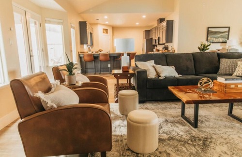 Mariposa Apartment | Good Girl`s Peak Paradise with bbq and fire pit
