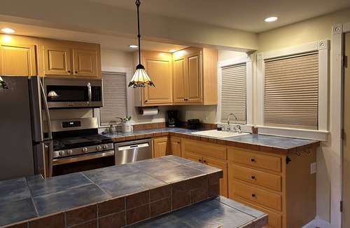 Gloucester Apartment | Good Harbor Beach Apt.- 6/10 mile
