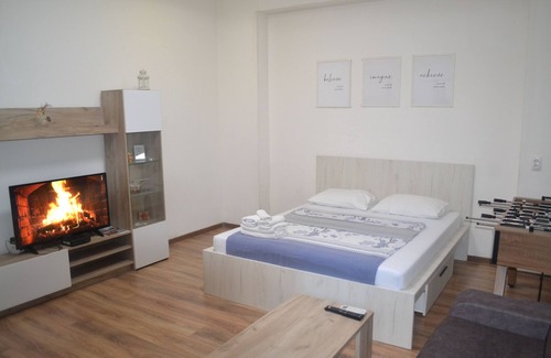 Sarajevska Apartment | Good located, Quiet & Cozy apartment - perfect for two people!