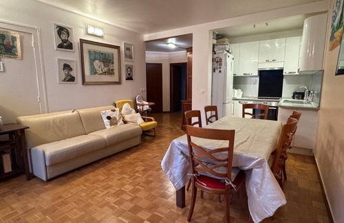 15th Arrondissement Apartment | Good location, quiet, close to the Eiffel Tower. ideal for a family.