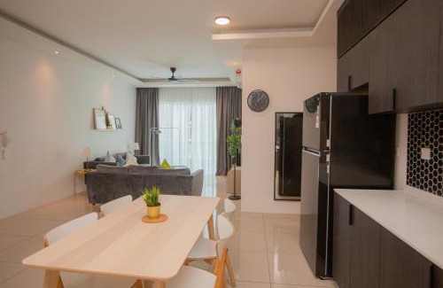 Kampung Sungai Nibong Apartment | Good Seaview Condo, near Queensbay