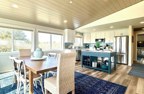 Ocean Shores House | Good Vibrations Unit #A Duplex on the Canal