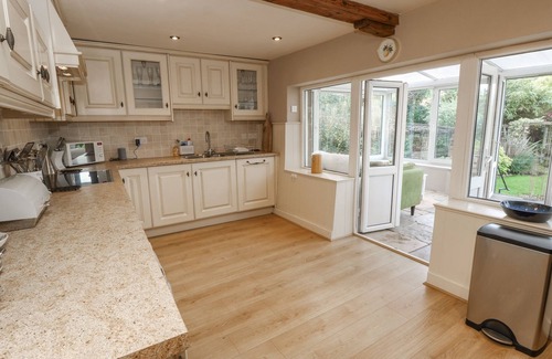 Ventnor Cottage | GOODALLS, pet friendly, character holiday cottage in Niton