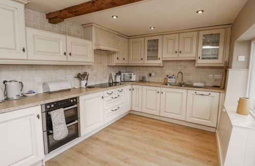 Ventnor Cottage | GOODALLS, pet friendly, character holiday cottage in Niton