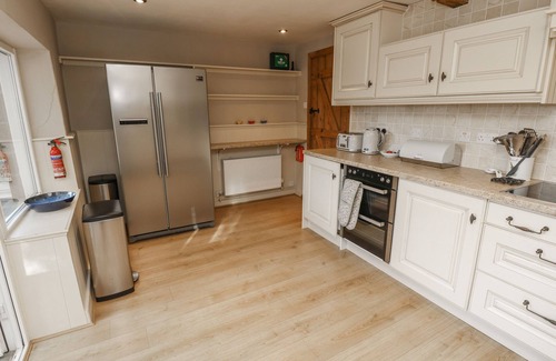 Ventnor Cottage | GOODALLS, pet friendly, character holiday cottage in Niton