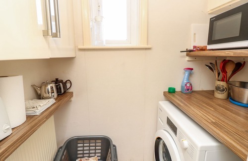 Verwood House | GOODREST, character holiday cottage, with a garden in Verwood