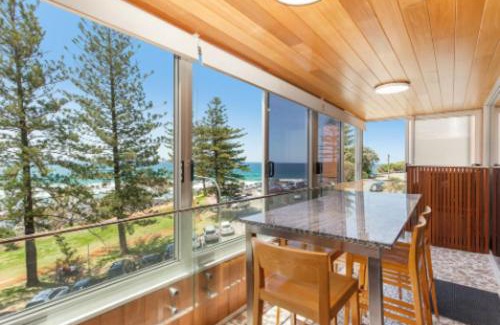 Burleigh Heads Apartment | Goodwin Towers - Hosted by Burleigh Letting