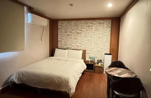 Hwagok-dong Hotel | Gooreumseong motel