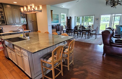 Cambridge House | Goose landing Waterfront Delight! Lee Creek Farm is a vacation oasis!
