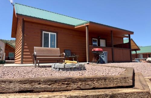 Apple Valley Cabin | Gooseberry Lodges Zion National Park Area