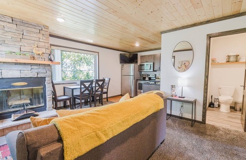 Two Harbors Apartment | Gooseberry Trailside Suites | Lester River Suite