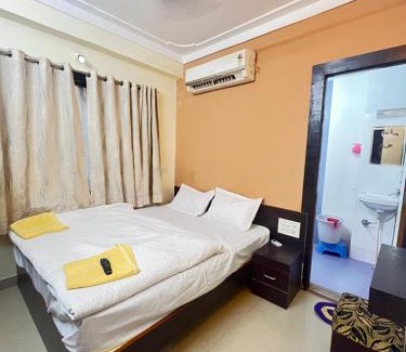 Nathdwara Hotel | Gopi Nikunj I just opposite shreenathji temple back gate 20mtr I 966o9o1oo6