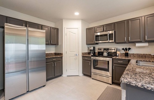 East Mesa House | Gordon Way Vacay ~ 30-Day Stay for Families & Pets Near Golf ~Trail~Lakes & More