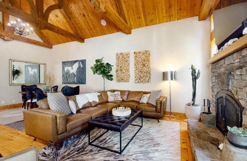 Southwest Bend House | Gorge View Chalet