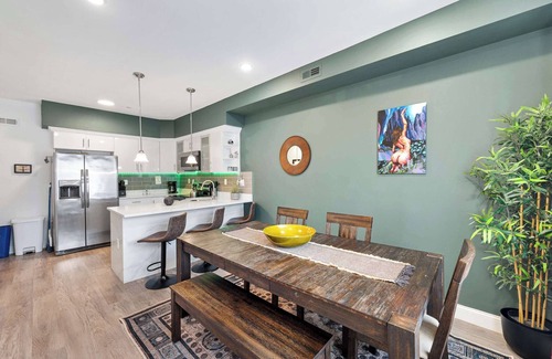 West Poplar House | Gorgeous 2 BD/2 Bath Home w/Private Patio