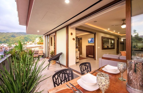 Romantic Zone Condo | Gorgeous 2 Bd/2.5 Ba Modern Condo with Rooftop Pool/Terrace with Ocean Views