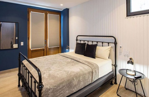 El Chorrillo Condo | Gorgeous 2 bdr 🛏️ + 2 bthr 🛁In Historic Center w/Rooftop Pool 🌇