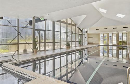 Chiswick Apartment | Gorgeous 2-Bed Unit near Riverside Parks