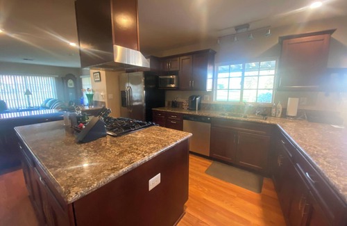 Thousand Palms House | Gorgeous 2-bedroom mobile home in Thousand Palms with WiFi, AC
