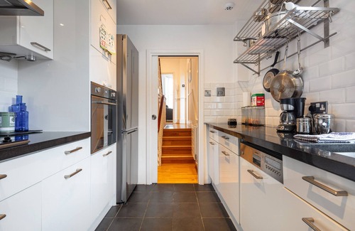 Redcliffe Apartment | Gorgeous 2-Bedroom Apartment With Terrace In Chelsea