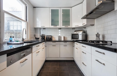 Redcliffe Apartment | Gorgeous 2-Bedroom Apartment With Terrace In Chelsea
