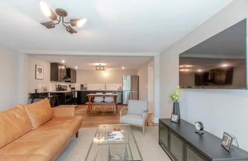 Franklin House | Gorgeous 2 Bedroom Historic Franklin Quadplex