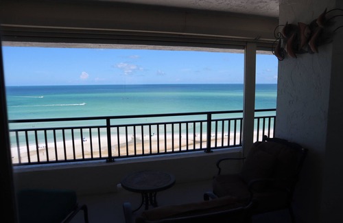 Siesta Key Village Apartment | Gorgeous 2-bedroom penthouse apartment in wonderful Siesta Key