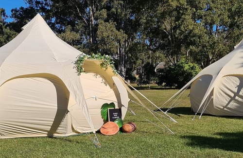 Ridgewood House | Gorgeous 2 bedroom tiny house plus luxury Glamping.