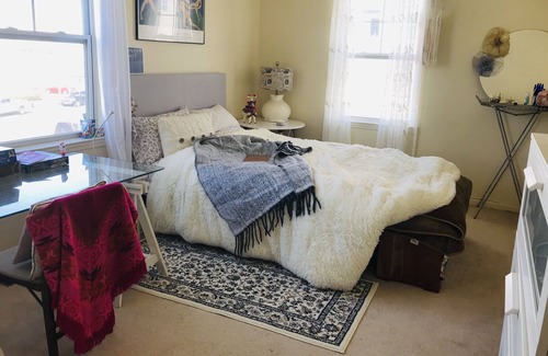 Queens House | Gorgeous 2 Story Townhouse - 20 Mins to Manhattan
