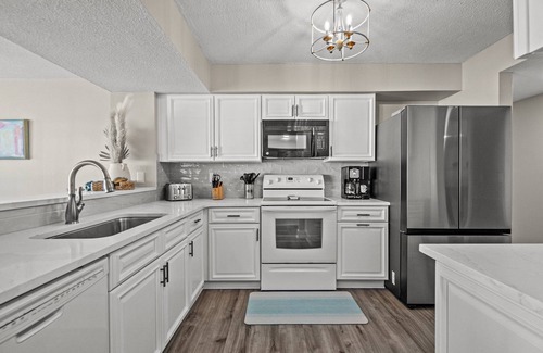 Gulf Lagoon Beach Condo | Gorgeous 2023 Remodel - Dunes of Panama - Gulf Front