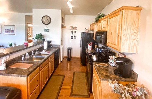 Show Low Condo | Gorgeous 2BR/2BA with Stunning Views and Great Location