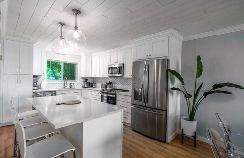 Nazareth Condo | Gorgeous 2BR condo on the beach! Gym and Tennis too!