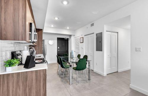 Overtown Apartment | Gorgeous 3-Bed Retreat Mins from Bayside and Parking