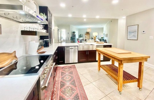 Henderson Point Condo | Gorgeous 3 bedroom 2 bath condo at Inn by the Sea
