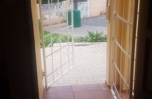 Greater Johannesburg Metropolitan Area House | Gorgeous 3 bedrooms house in a very quiet residential area 4 mins from Sandton.