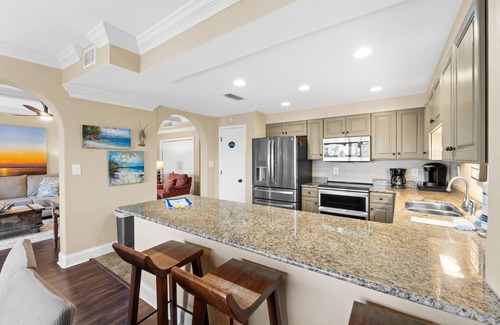 Destin Condo | Gorgeous 3 bedroom 2 bath unit. Beachfront property!