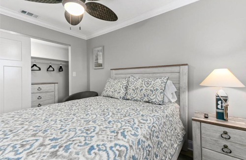 Redington Shores Apartment | Gorgeous 3 Bedroom Condo In The Perfect Locationseaoats302
